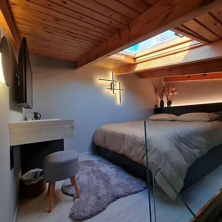 Apartament Matchbox, 4 Season House